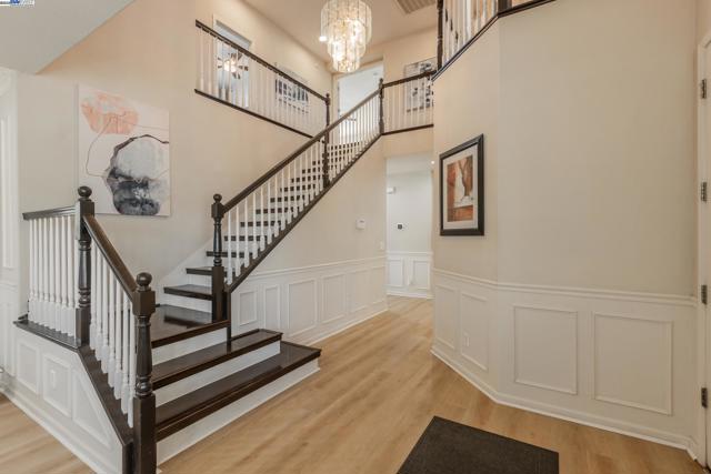 261 Kelley Mist Ct, Tracy CA: https://media.crmls.org/mediaz/f8842009-a81b-41a2-98cf-2a2845b3bd85.jpg
