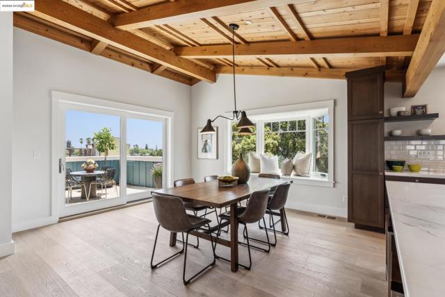 4428 Howe St, Oakland CA: https://media.crmls.org/mediaz/f8848ddd-5ba1-4c0d-a1f8-6928c419e9af.jpg