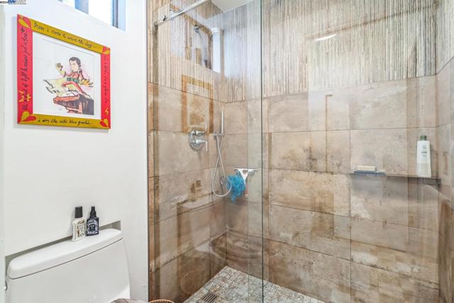 Image 30 of 39 For 15 Encina Pl