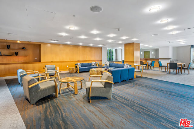13600 MARINA POINTE Drive, Marina del Rey CA: https://media.crmls.org/mediaz/f8867bce-4d12-4c45-a6ac-1b2a72933542.jpg