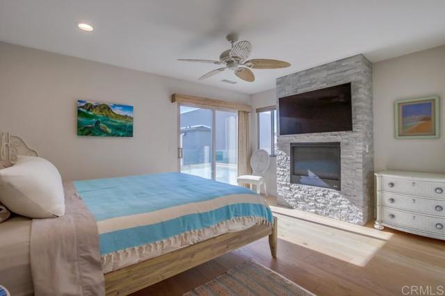 Image 11 of 33 For 855 Sapphire St