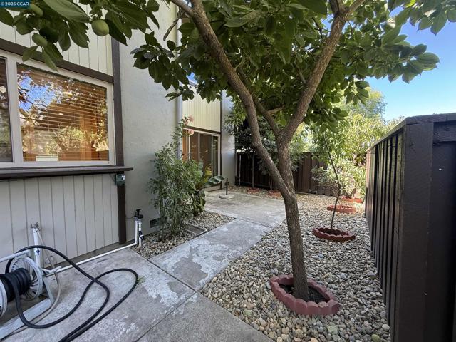 1564 Candelero Drive, Walnut Creek CA: https://media.crmls.org/mediaz/f8874ab4-ec0f-40ec-98c2-0191f99421da.jpg