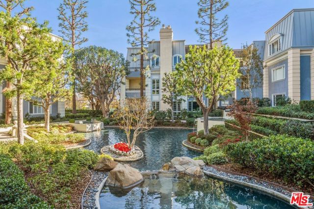 10114 Empyrean Way, Los Angeles CA: https://media.crmls.org/mediaz/f8875a53-26e4-45d8-89cf-7b54d4c029e2.jpg