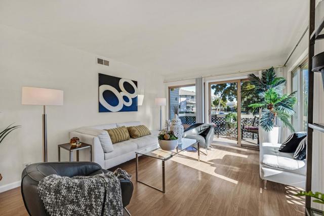 688 Mariners Island Boulevard, San Mateo CA: https://media.crmls.org/mediaz/f8876ca2-0a50-43f6-ae68-e7468587325e.jpg