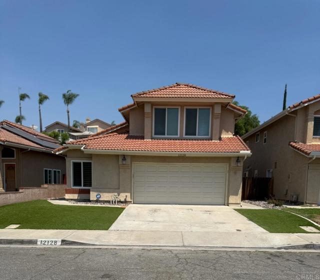 Detail Gallery Image 1 of 12 For 12128 via Antigua, El Cajon,  CA 92019 - 4 Beds | 3 Baths