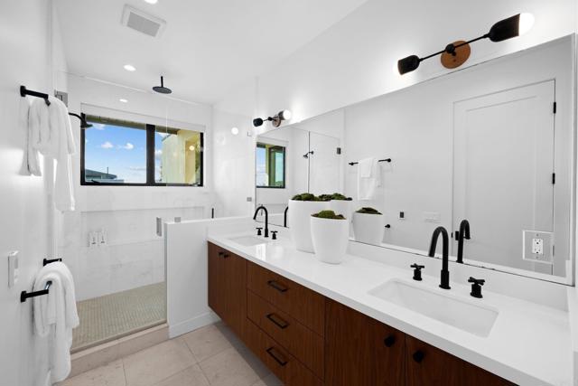 Detail Gallery Image 25 of 36 For 2172 Glasgow Ave, Cardiff By The Sea,  CA 92007 - 3 Beds | 3/1 Baths