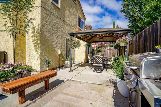 1031 Burnham, Pittsburg CA: https://media.crmls.org/mediaz/f8884377-29d5-41f4-9173-d4068fec573f.jpg
