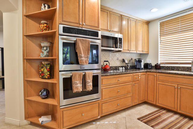 45735 Pawnee Road, Indian Wells CA: https://media.crmls.org/mediaz/f888ee51-898d-4577-ac02-7ad5a9166287.jpg