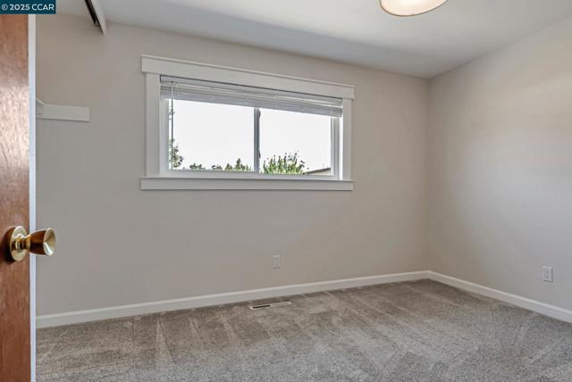 5891 Caulfield Dr, Clayton CA: https://media.crmls.org/mediaz/f888f616-11e1-4e7c-a248-af0487f7a476.jpg