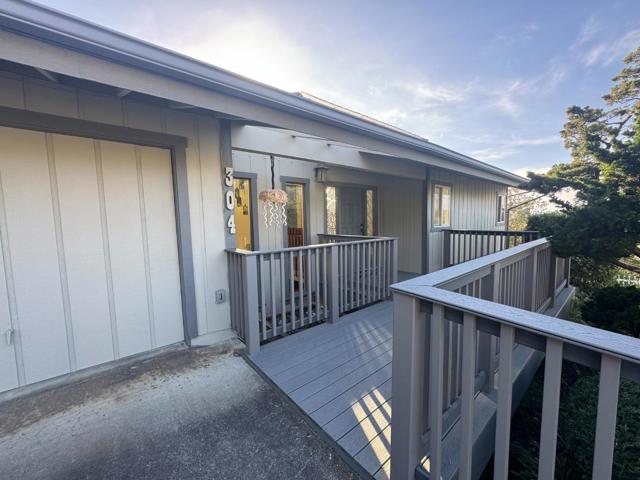 304 12th Street, Montara CA: https://media.crmls.org/mediaz/f8898cbd-5ddf-47e0-87b2-3278be32374b.jpg