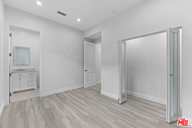 6723 Sunnyslope Avenue, Van Nuys CA: https://media.crmls.org/mediaz/f889db8a-b320-46b5-be82-e9f962313836.jpg