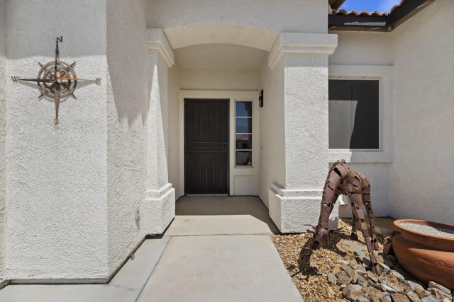 31292 Via Ventana, Thousand Palms CA: https://media.crmls.org/mediaz/f88ab6fb-24ff-4fc4-8d4c-f1781e484fc9.jpg