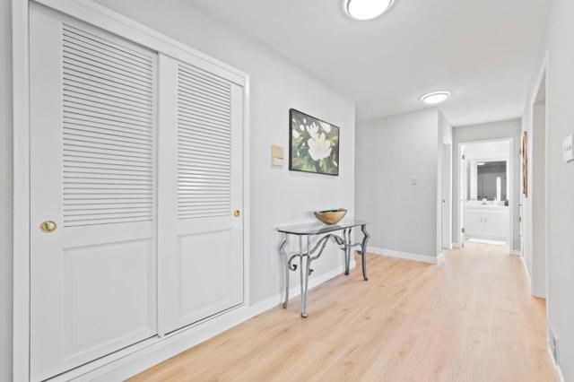 942 Viewridge Drive, San Mateo CA: https://media.crmls.org/mediaz/f88b879a-6fec-49e0-ad37-450f0452100c.jpg