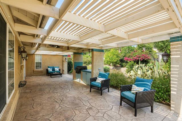 549 Eldorado Drive, Escondido CA: https://media.crmls.org/mediaz/f88b90b5-3466-4d7a-909c-7e91f153e51d.jpg