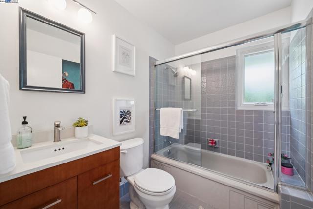 3434 LITTLE LANE, Lafayette CA: https://media.crmls.org/mediaz/f88be967-17ec-433b-b253-ec8dac152cc7.jpg