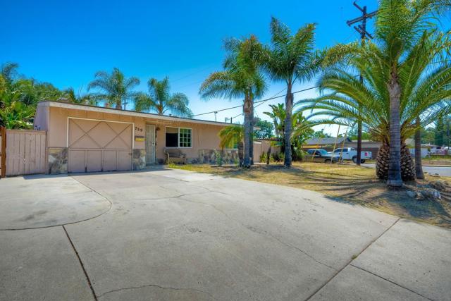 759 W 10Th Ave, Escondido CA: https://media.crmls.org/mediaz/f88bfa97-970e-46e2-b2e2-a2dac98fe347.jpg