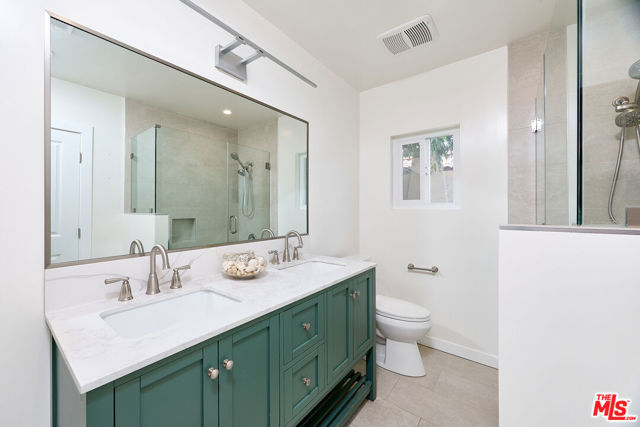 3653 Falcon Avenue, Long Beach CA: https://media.crmls.org/mediaz/f88cb088-cacd-439a-b0c8-31af43e0368b.jpg