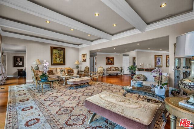 Drew Fenton | 10810 Via Verona Street Los Angeles CA | MLS: 7631190 Drew Fenton | 10810 Via Verona Street Los Angeles CA | MLS: 7631190