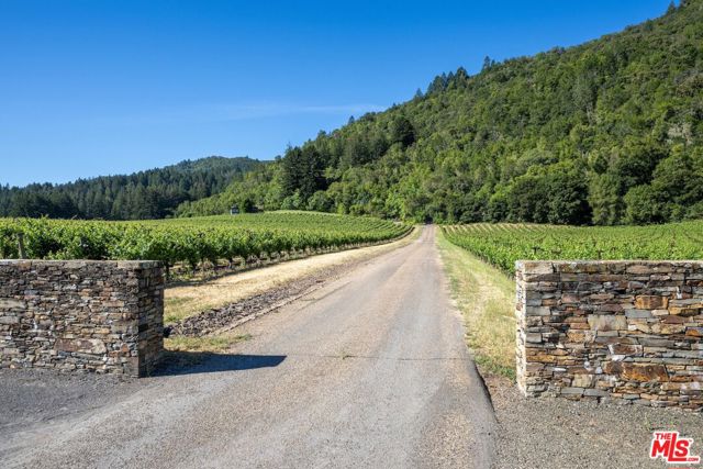 7596 Sonoma Mountain Road,  CA: https://media.crmls.org/mediaz/f88d29dd-193e-4d61-a8b2-37c375ba98c8.jpg