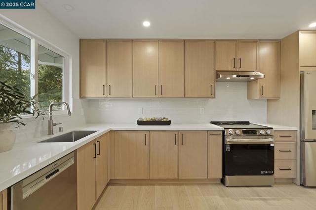 3233 Lucas Circle, Lafayette CA: https://media.crmls.org/mediaz/f88d9b5e-77da-48d0-a4cf-134e01f598f0.jpg