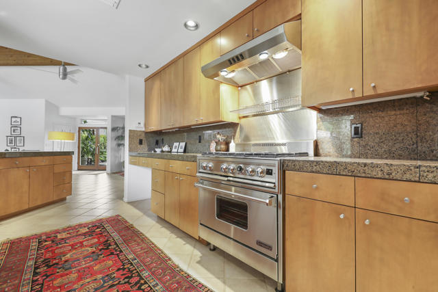 75745 Osage Trail, Indian Wells CA: https://media.crmls.org/mediaz/f88dc407-a698-4b46-9057-25151ea09efc.jpg