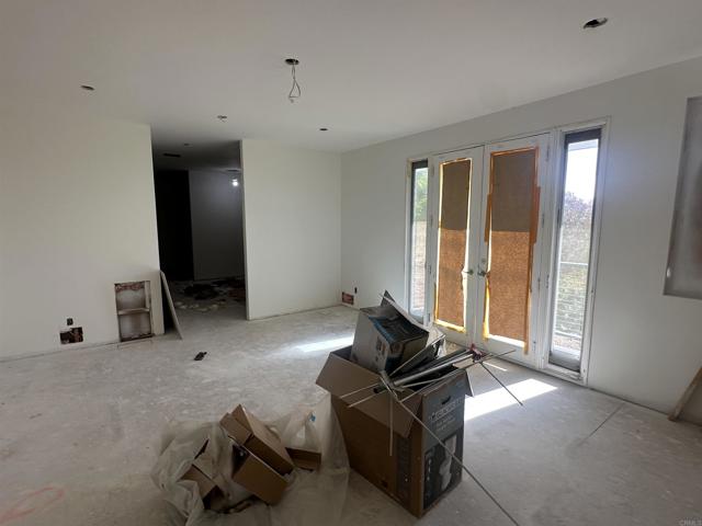 Detail Gallery Image 17 of 19 For 1138 via Mil Cumbres, Solana Beach,  CA 92075 - 5 Beds | 4/1 Baths