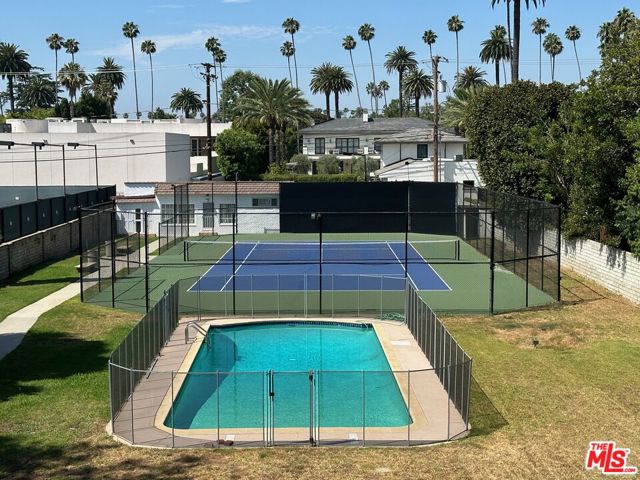 619 N Canon Drive, Beverly Hills CA: https://media.crmls.org/mediaz/f88ee3ca-7d43-4b26-bed3-e75ea5140000.jpg