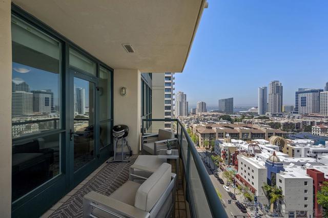 555 Front St, San Diego CA: https://media.crmls.org/mediaz/f88eeca3-0267-423e-851c-cf97edd39f3b.jpg