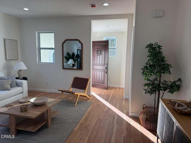 Detail Gallery Image 2 of 8 For 150 S K St, Oxnard,  CA 93030 - 3 Beds | 2 Baths