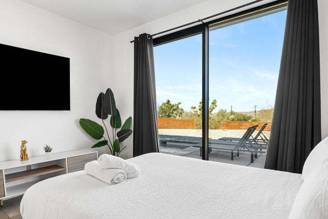 61004 Prescott Trail, Joshua Tree CA: https://media.crmls.org/mediaz/f890817a-b1e8-4917-817c-3329609e7790.jpg