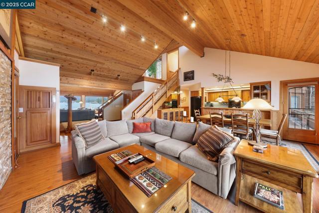 5768 N Lake Blvd, Carnelian Bay CA: https://media.crmls.org/mediaz/f890d0d8-2701-4117-a54c-a25d8baf752f.jpg