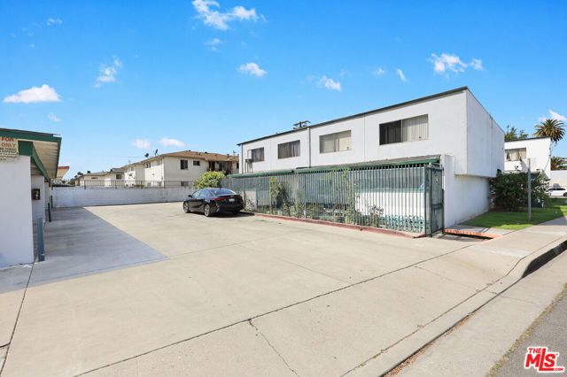 500 S 6th Street, Montebello CA: https://media.crmls.org/mediaz/f8918aa8-f63e-4749-a2d1-b0ebfeaae3e9.jpg