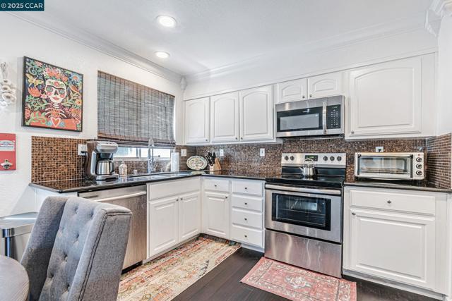 5103 Pioneer Way, Antioch CA: https://media.crmls.org/mediaz/f891fca7-b0b1-461d-8f11-3473299fa105.jpg