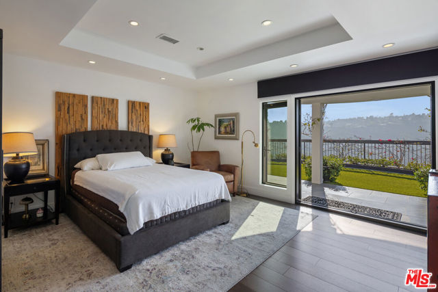 1601 Bel Air Road, Los Angeles CA: https://media.crmls.org/mediaz/f8926b68-a978-48bd-b5e1-0331796bf4e7.jpg