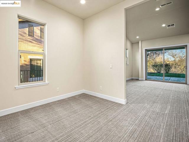 1816 Stone House LN, Lincoln CA: https://media.crmls.org/mediaz/f892aa8b-9a62-476f-b69b-40730aac9622.jpg