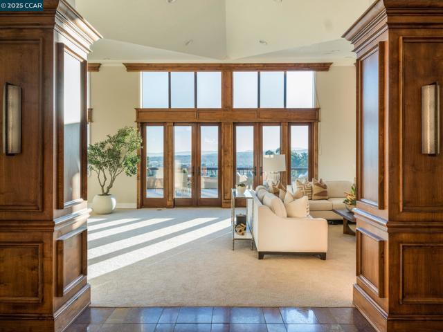 21 Deer Oaks Ct, Pleasanton CA: https://media.crmls.org/mediaz/f893b0b8-7d22-46b9-a621-c1d869c007f6.jpg