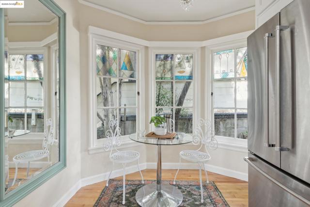 981 Indian Rock Ave, Berkeley CA: https://media.crmls.org/mediaz/f893ea5d-0731-4b64-815c-ac1ef897db8f.jpg