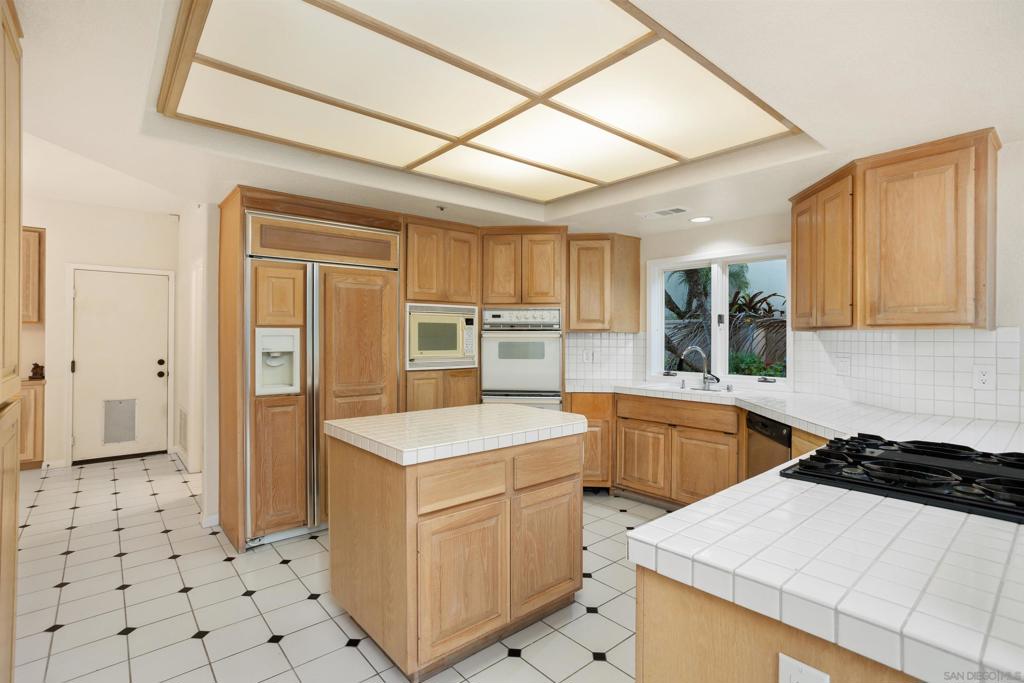 MLS #250025835SD img 1