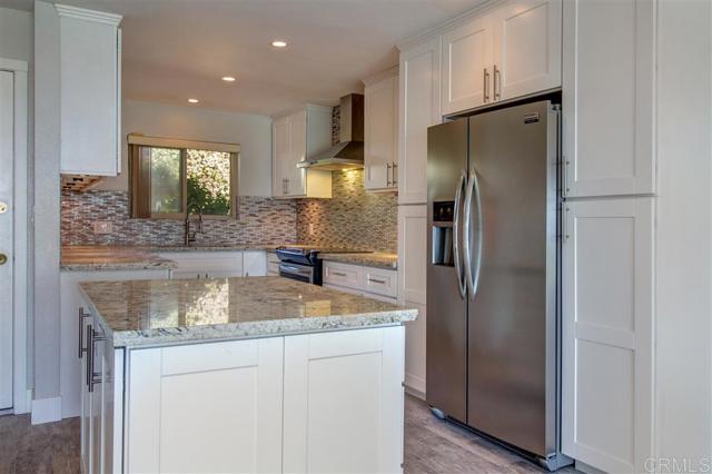 Detail Gallery Image 4 of 25 For 640 W Solana Cir #13,  Solana Beach,  CA 92075 - 2 Beds | 2 Baths