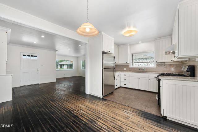 3860 Spad Place, Culver City CA: https://media.crmls.org/mediaz/f895f9cc-e7d8-4f13-a482-d4f138030753.jpg