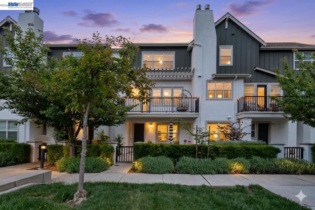 3832 Camino Loop