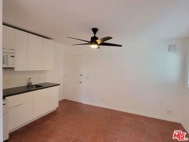 109 Brooks Avenue, Venice CA: https://media.crmls.org/mediaz/f8963259-fa69-418a-8903-a4b5fc92dc11.jpg
