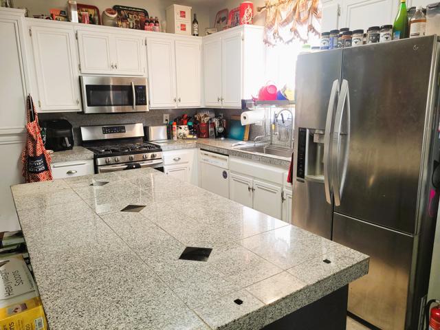 1992 Warwick Street, San Jacinto CA: https://media.crmls.org/mediaz/f896aca6-4bff-4e2c-9c6d-5ac093f84e60.jpg