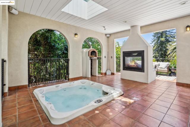 6051 MARGARIDO Dr, Oakland CA: https://media.crmls.org/mediaz/f8974c7f-8287-4294-8bdd-42b1a8b13d85.jpg