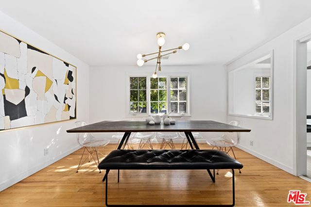 3443 Mandeville Canyon Road, Los Angeles CA: https://media.crmls.org/mediaz/f897c8a8-2a04-49a0-b11d-9e9a43f8fb39.jpg