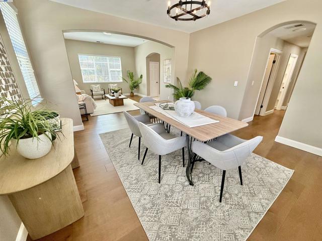 5825 Dresslar Cir, Livermore CA: https://media.crmls.org/mediaz/f8985fc9-4e7c-4942-bac6-203f5e96cfd5.jpg