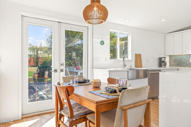 Detail Gallery Image 10 of 40 For 1040 Dover Ln, Ventura,  CA 93001 - 2 Beds | 2 Baths