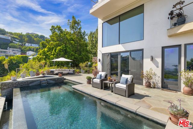 1573 Sunset Plaza Drive, Los Angeles CA: https://media.crmls.org/mediaz/f89989ef-008d-4627-a2f6-8a81a78f7ddf.jpg