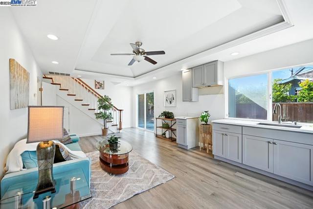 3419 Del Valle Cir, San Leandro CA: https://media.crmls.org/mediaz/f899986a-bb27-4e36-bfa0-61cfcd2743f0.jpg