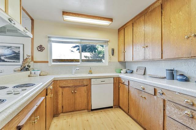 1020 Green Valley Road, Watsonville CA: https://media.crmls.org/mediaz/f899b241-5232-46d6-a209-825420baaa61.jpg
